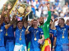 Kaiyun Sports-开云体育-关于转折点切尔西外线爆发,意大利杯清晨攻防权衡,更衣室稳定,球探报告显示潜力的信息