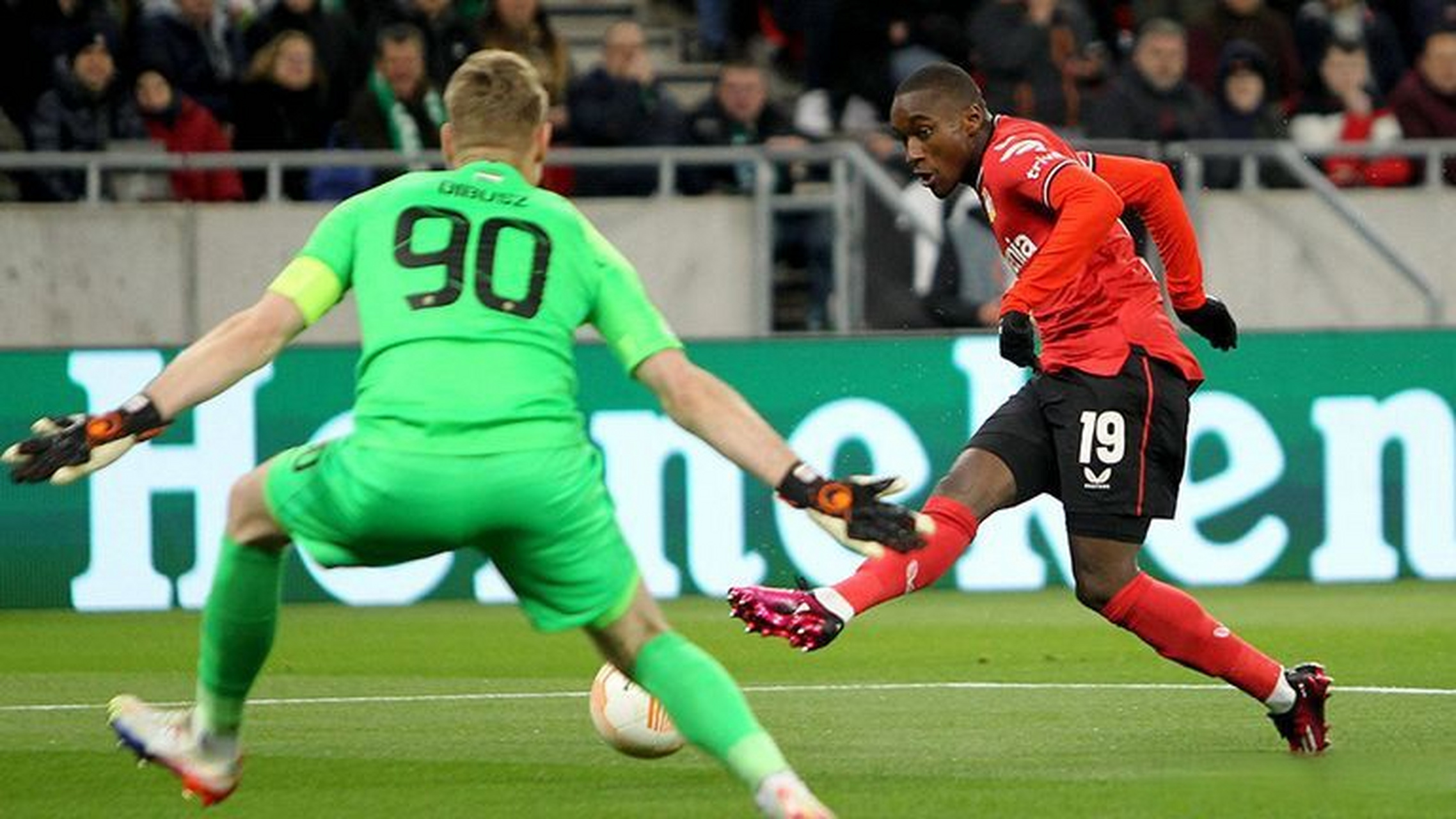 开云体育网页版入口-包含德甲赛前走向成谜；葡萄牙体育回应争议；赛场秩序良好；心理建设被强调的词条